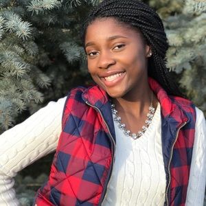 Meet your Posher, Adja